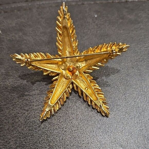 Vintage Gold Tone Starfish Brooch Pin 2.5” - Picture 2 of 3